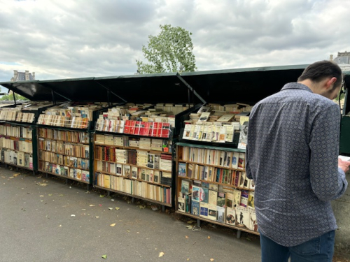 Bouquinist_stall Bouquinist_stall